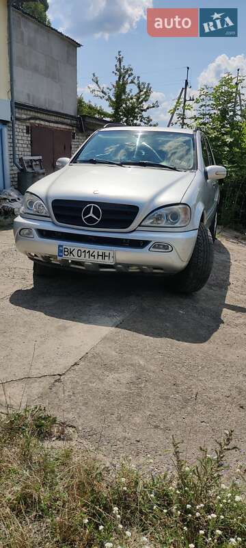 Mercedes-Benz M-Class 2001