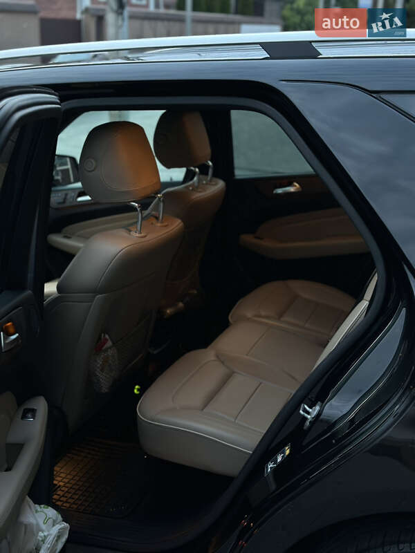 Внедорожник / Кроссовер Mercedes-Benz M-Class 2012 в Киеве