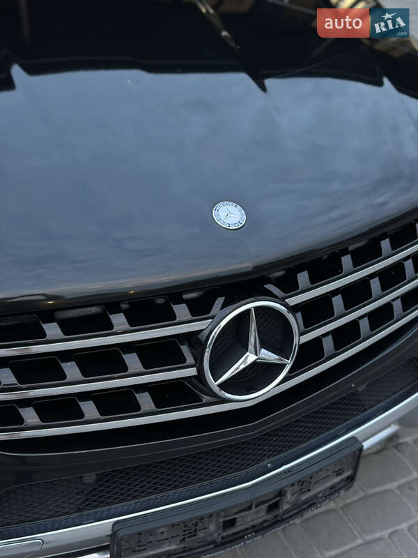 Внедорожник / Кроссовер Mercedes-Benz M-Class 2012 в Киеве