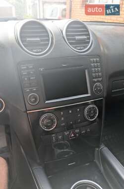 Внедорожник / Кроссовер Mercedes-Benz M-Class 2010 в 