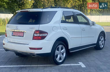 Внедорожник / Кроссовер Mercedes-Benz M-Class 2011 в 