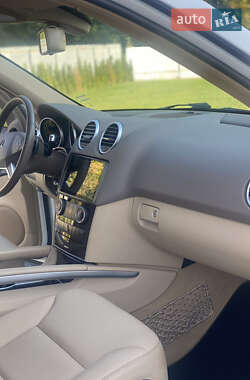 Внедорожник / Кроссовер Mercedes-Benz M-Class 2011 в 