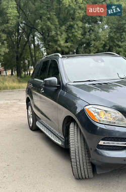Внедорожник / Кроссовер Mercedes-Benz M-Class 2014 в 