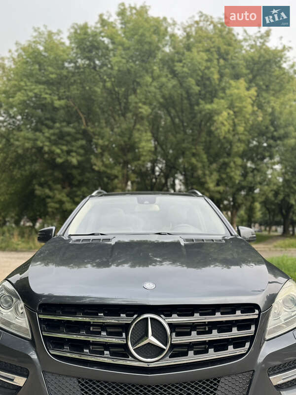 Внедорожник / Кроссовер Mercedes-Benz M-Class 2014 в Калуше