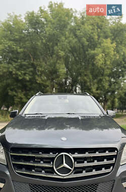 Внедорожник / Кроссовер Mercedes-Benz M-Class 2014 в 