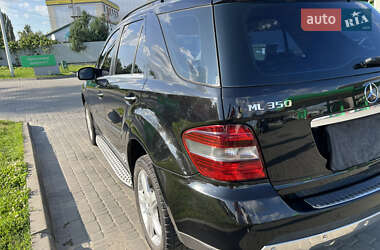 Внедорожник / Кроссовер Mercedes-Benz M-Class 2006 в 