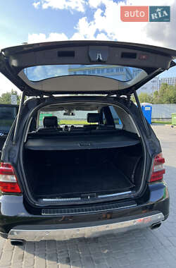 Внедорожник / Кроссовер Mercedes-Benz M-Class 2006 в 