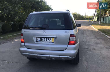 Внедорожник / Кроссовер Mercedes-Benz M-Class 2002 в 