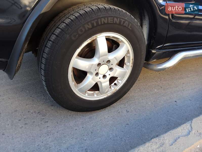 Внедорожник / Кроссовер Mercedes-Benz M-Class 2003 в Киеве