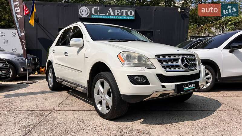 Внедорожник / Кроссовер Mercedes-Benz M-Class 2009 в Черновцах