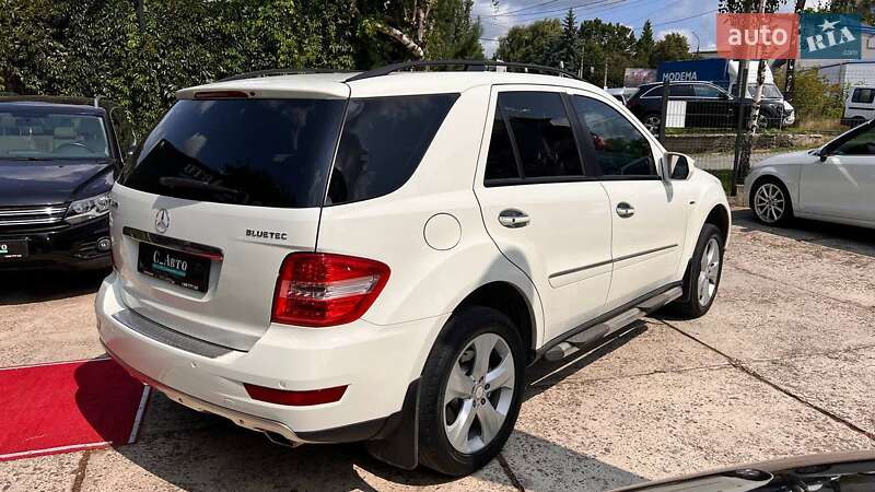 Внедорожник / Кроссовер Mercedes-Benz M-Class 2009 в Черновцах