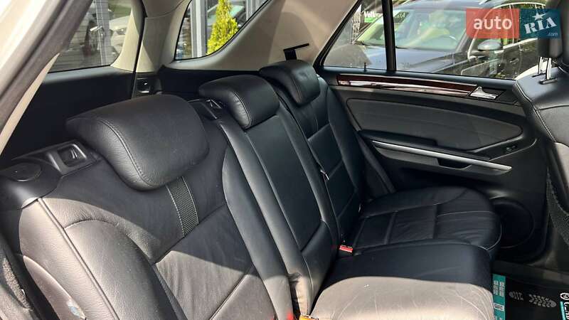 Внедорожник / Кроссовер Mercedes-Benz M-Class 2009 в Черновцах