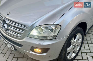 Позашляховик / Кросовер Mercedes-Benz M-Class 2005 в 