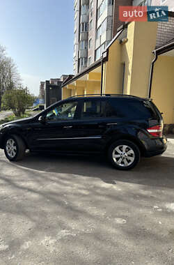 Внедорожник / Кроссовер Mercedes-Benz M-Class 2005 в 