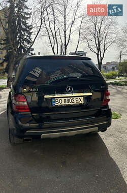 Внедорожник / Кроссовер Mercedes-Benz M-Class 2005 в 
