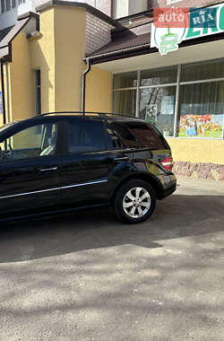 Внедорожник / Кроссовер Mercedes-Benz M-Class 2005 в 