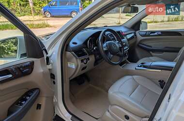 Внедорожник / Кроссовер Mercedes-Benz M-Class 2013 в 