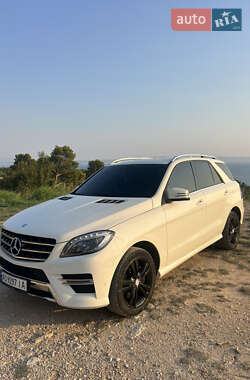 Внедорожник / Кроссовер Mercedes-Benz M-Class 2012 в 