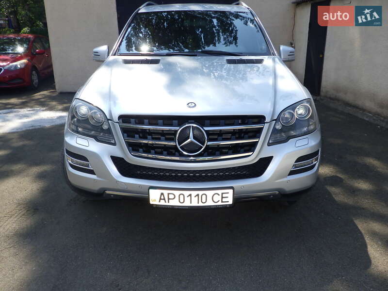 Внедорожник / Кроссовер Mercedes-Benz M-Class 2011 в 