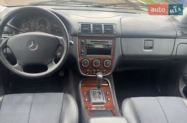Внедорожник / Кроссовер Mercedes-Benz M-Class 2002 в 