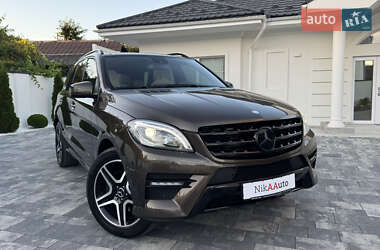Внедорожник / Кроссовер Mercedes-Benz M-Class 2011 в 