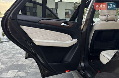Внедорожник / Кроссовер Mercedes-Benz M-Class 2011 в 