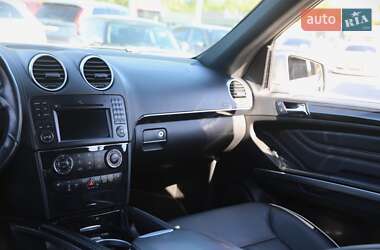 Внедорожник / Кроссовер Mercedes-Benz M-Class 2011 в 