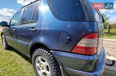 Внедорожник / Кроссовер Mercedes-Benz M-Class 2001 в 