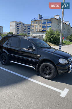 Внедорожник / Кроссовер Mercedes-Benz M-Class 2000 в 
