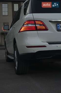 Внедорожник / Кроссовер Mercedes-Benz M-Class 2012 в 