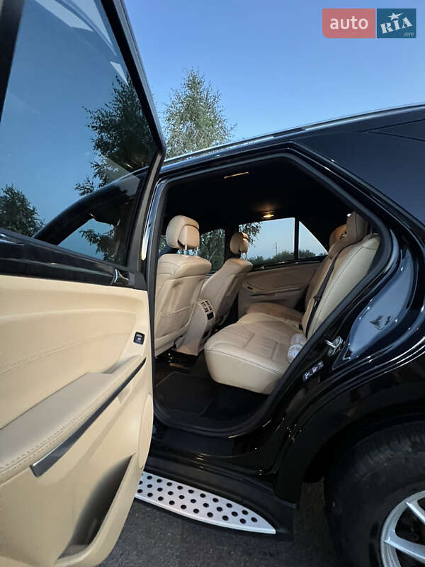 Позашляховик / Кросовер Mercedes-Benz M-Class 2009 в Вараші