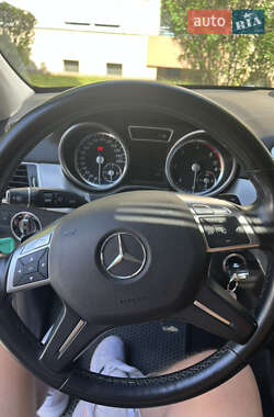 Внедорожник / Кроссовер Mercedes-Benz M-Class 2013 в 