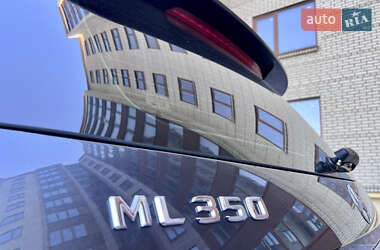 Внедорожник / Кроссовер Mercedes-Benz M-Class 2013 в 