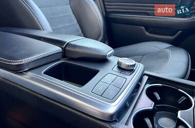 Внедорожник / Кроссовер Mercedes-Benz M-Class 2013 в 