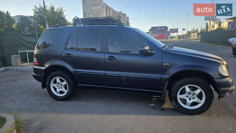 Внедорожник / Кроссовер Mercedes-Benz M-Class 2000 в Киеве