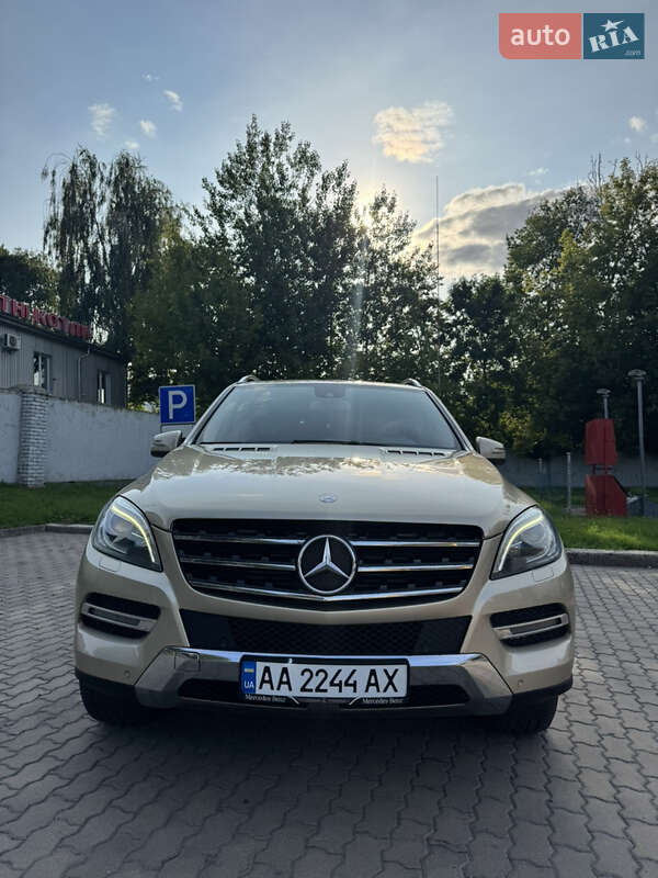 Внедорожник / Кроссовер Mercedes-Benz M-Class 2013 в Ровно