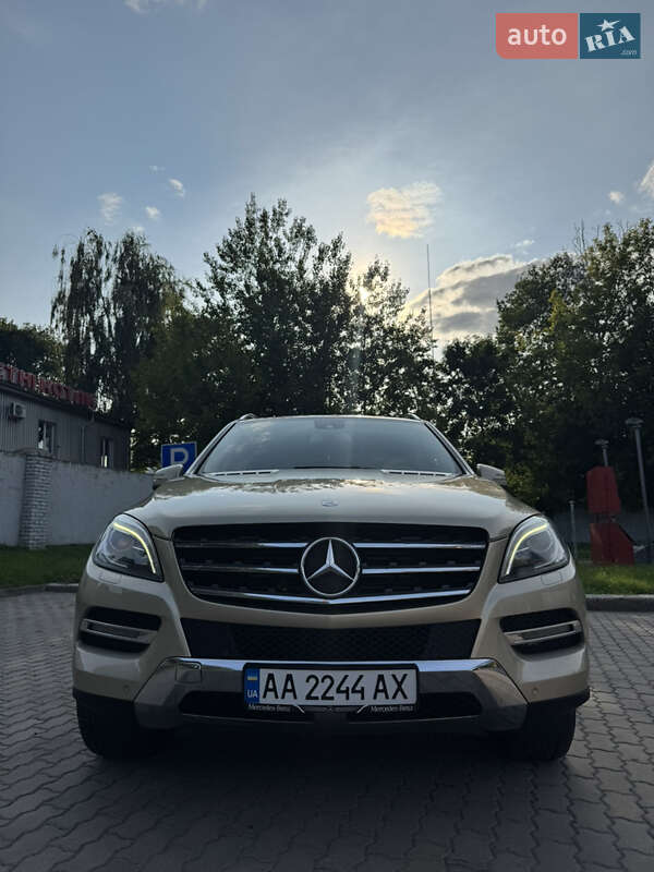 Внедорожник / Кроссовер Mercedes-Benz M-Class 2013 в Ровно