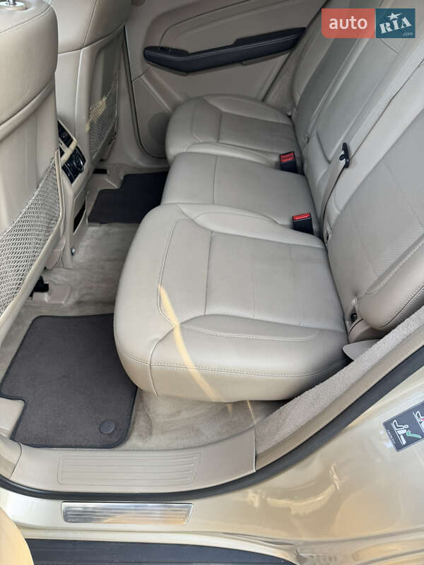 Внедорожник / Кроссовер Mercedes-Benz M-Class 2013 в Ровно