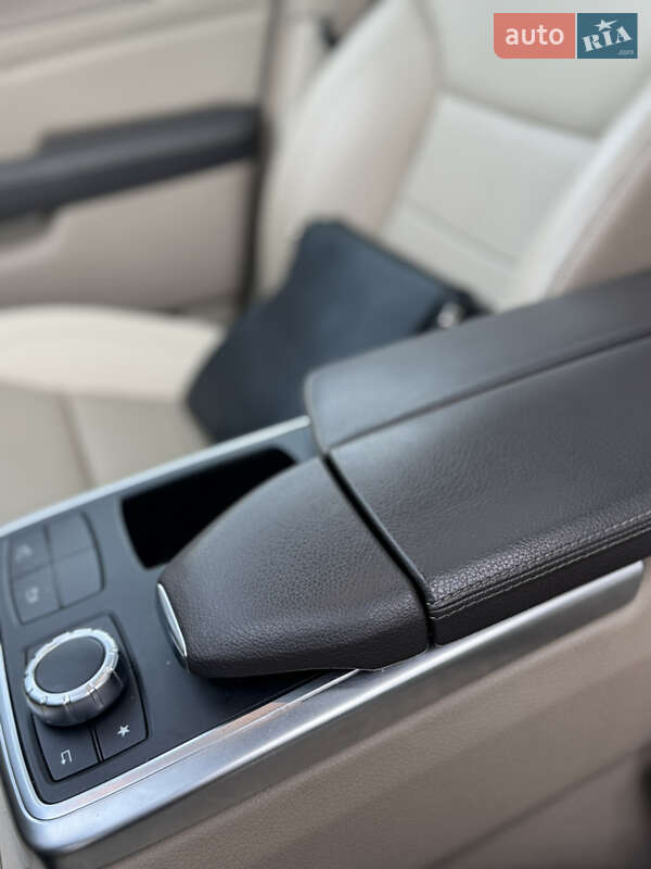 Внедорожник / Кроссовер Mercedes-Benz M-Class 2013 в Ровно