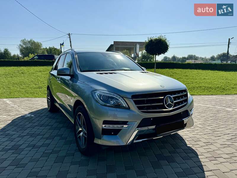 Внедорожник / Кроссовер Mercedes-Benz M-Class 2012 в Черновцах
