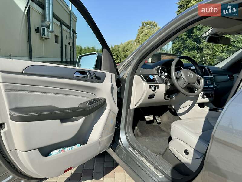 Внедорожник / Кроссовер Mercedes-Benz M-Class 2012 в Черновцах