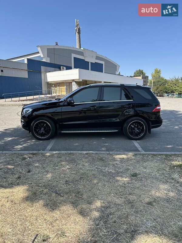 Внедорожник / Кроссовер Mercedes-Benz M-Class 2014 в Запорожье