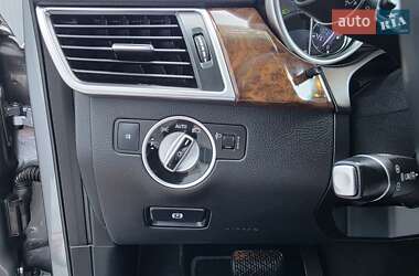 Внедорожник / Кроссовер Mercedes-Benz M-Class 2012 в 