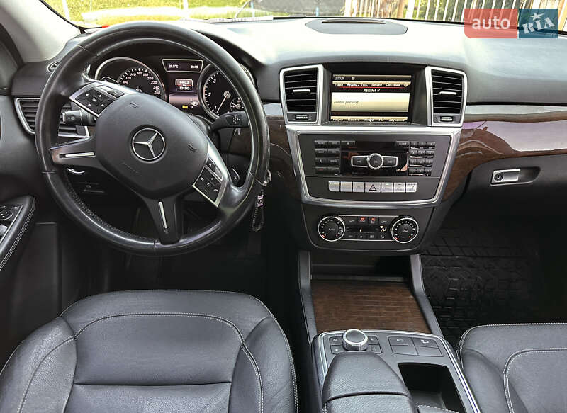Внедорожник / Кроссовер Mercedes-Benz M-Class 2015 в Ужгороде
