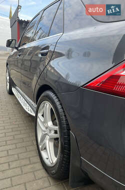 Внедорожник / Кроссовер Mercedes-Benz M-Class 2013 в 
