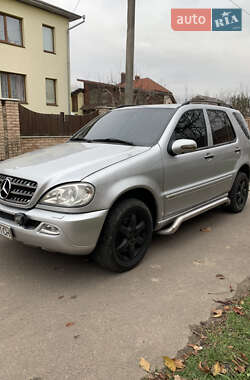 Внедорожник / Кроссовер Mercedes-Benz M-Class 2001 в 