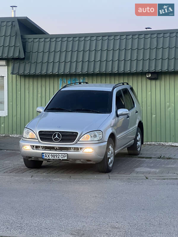 Внедорожник / Кроссовер Mercedes-Benz M-Class 2003 в 