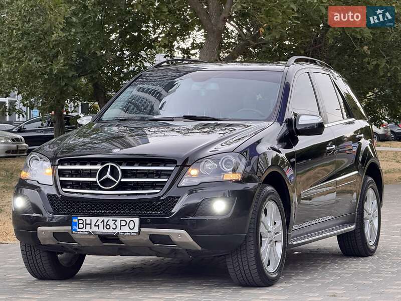 Позашляховик / Кросовер Mercedes-Benz M-Class 2010 в Одесі