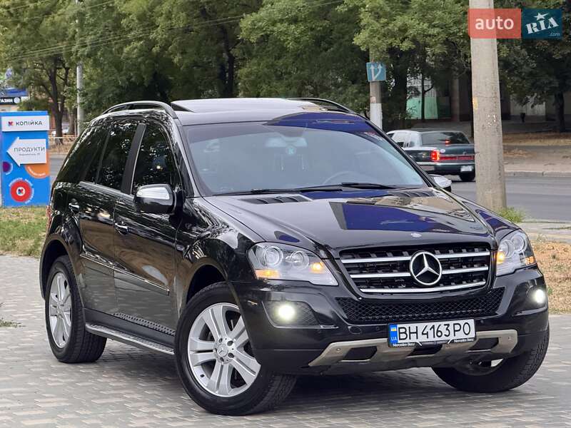 Позашляховик / Кросовер Mercedes-Benz M-Class 2010 в Одесі