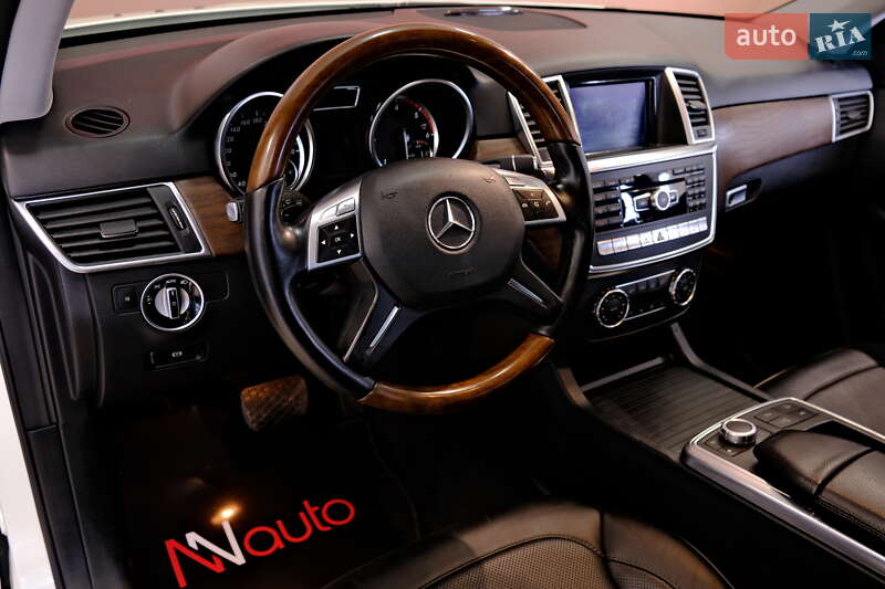 Внедорожник / Кроссовер Mercedes-Benz M-Class 2012 в Одессе
